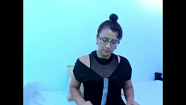 Ms Amada online show from May 16, 12:35 am