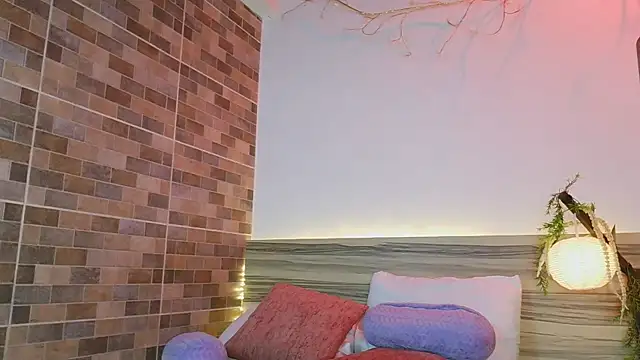 Evalune  online show from June 24, 10:31 pm
