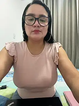 rousee69  online show from July 9, 10:55 pm
