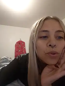 sofigirlgold online show from May 14, 7:36 am