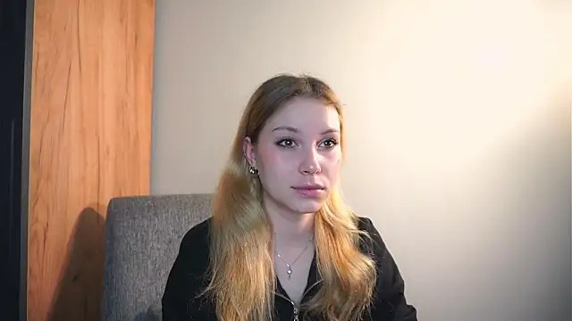 Sairallyn online show from May 15, 8:22 pm