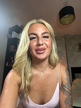 CharlottemilfUKx online show from June 16, 7:37 pm