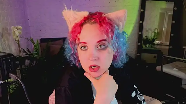 ScarlettSparkss online show from May 15, 5:55 am