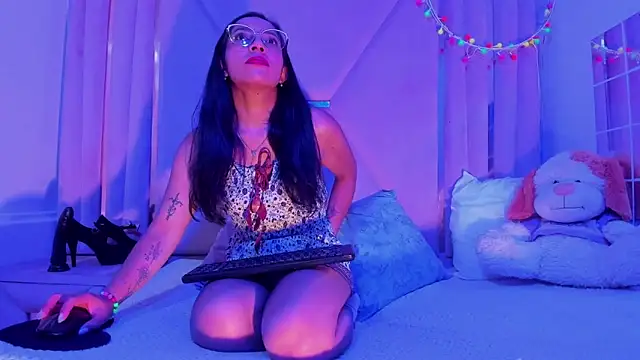 Feetfeticheh online show from May 16, 1:32 pm