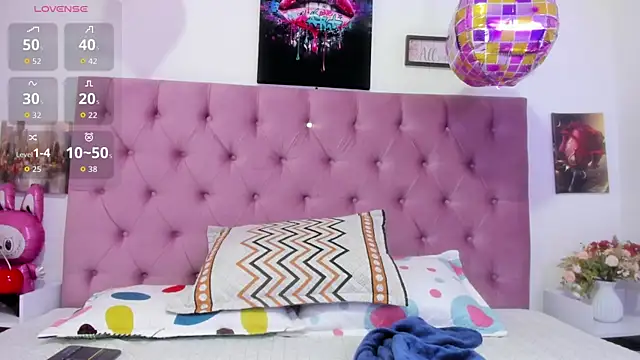 Zoe wishx online show from May 20, 1:52 pm