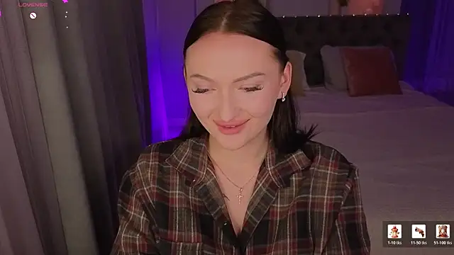 MizLouLou online show from June 8, 11:26 pm