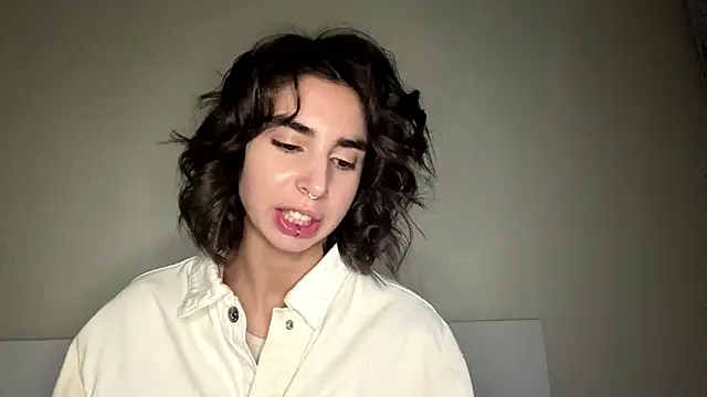 JessiaRuezga online show from May 20, 1:41 pm
