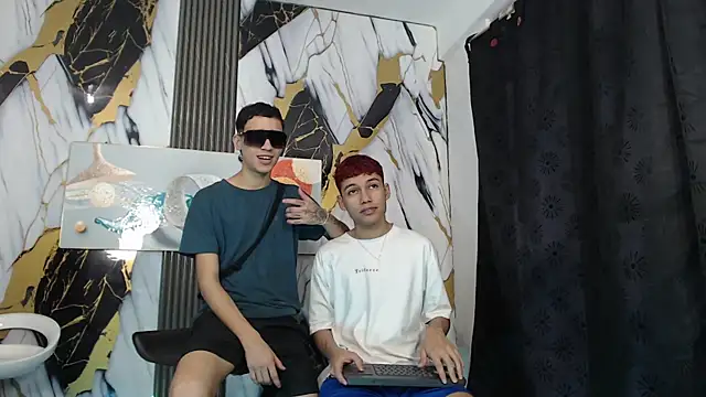 KING LOVERS1 online show from May 24, 5:45 pm