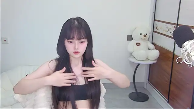 Evil-Bunny007 online show from May 19, 12:01 pm
