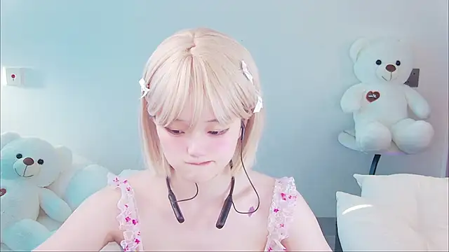 Evil-Bunny007 online show from May 25, 10:47 am