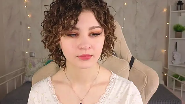 Kira  Fluffy online show from May 30, 5:38 am
