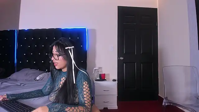 Piffyx online show from May 19, 12:12 pm