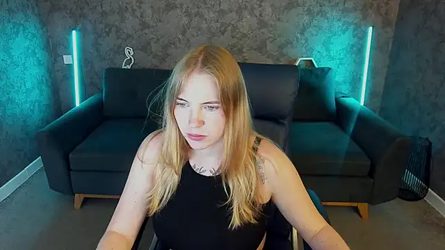 NikkyReyyy online show from May 21, 5:38 am