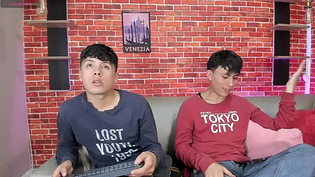 Hoot boyss  online show from July 9, 8:44 pm
