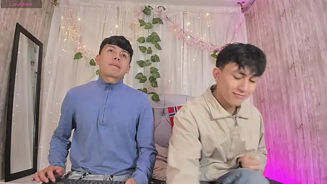 Hoot boyss  online show from July 11, 12:49 pm