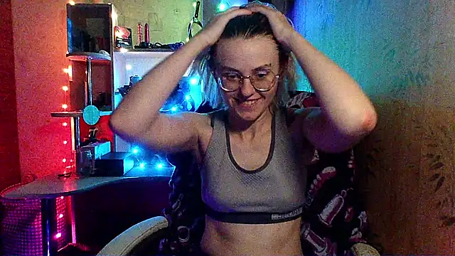   Freya    online show from May 20, 11:46 pm