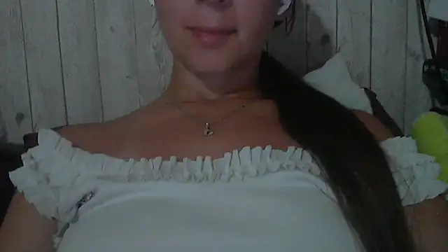Bella--White online show from June 15, 5:13 pm