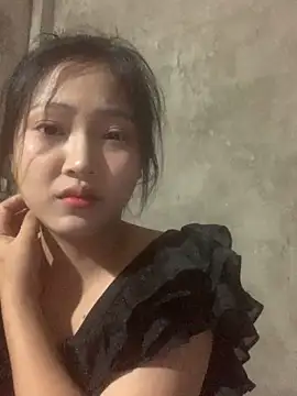 hinami-lo online show from May 17, 2:38 pm