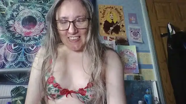 Izzylove47 online show from May 23, 12:36 pm