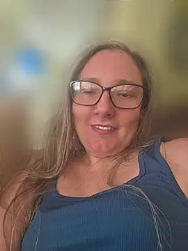 Izzylove47 online show from July 7, 1:14 pm