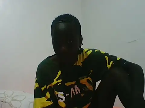 Darkpretty23 online show from May 19, 4:52 am
