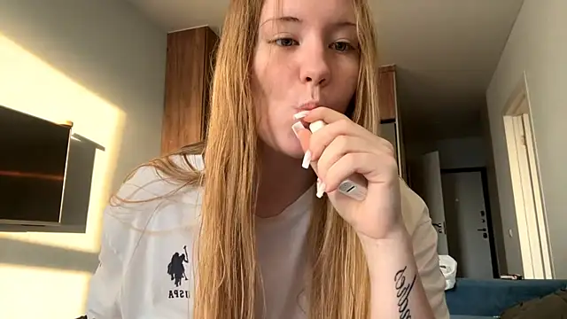 Lisi Kiss  online show from May 21, 5:11 pm