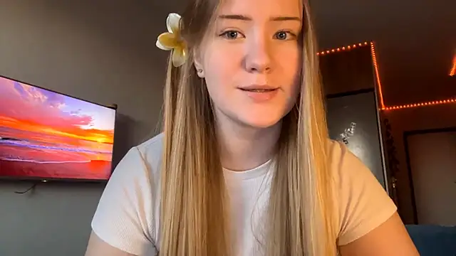 Lisi Kiss  online show from May 23, 6:17 pm