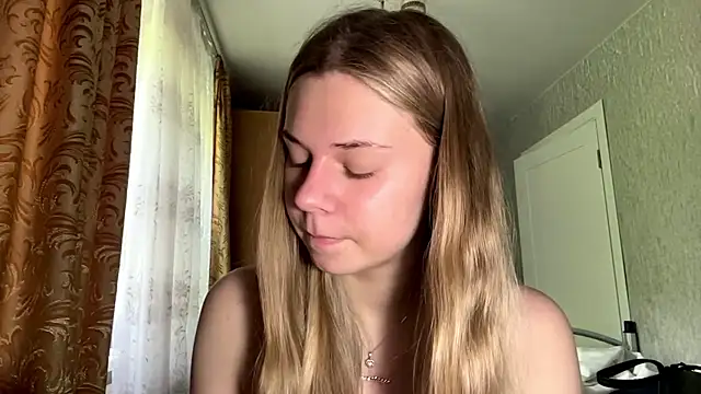 HoneysPiee online show from May 29, 9:07 am