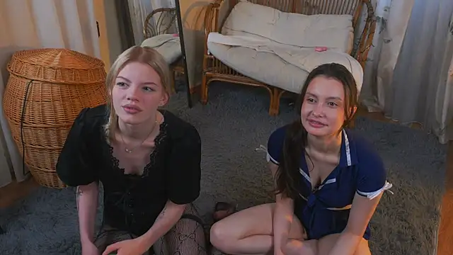 YuonneSpriggle online show from June 30, 4:01 am