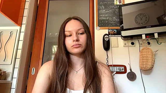 ShaylaChong online show from July 10, 8:59 am