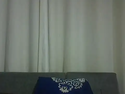 SleekCandy petites online show from July 9, 12:40 pm
