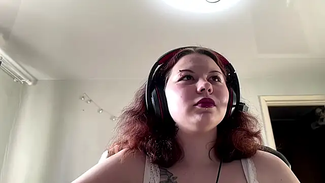 Redhair girl online show from May 25, 3:11 pm
