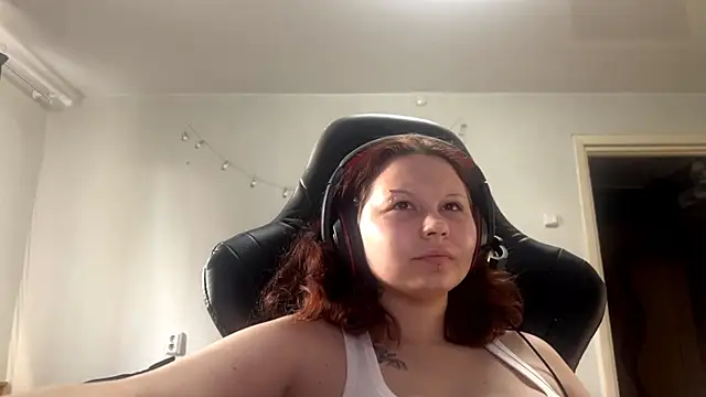 Redhair girl online show from May 23, 3:32 pm