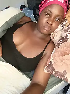 sweetberry95 online show from May 25, 9:58 pm