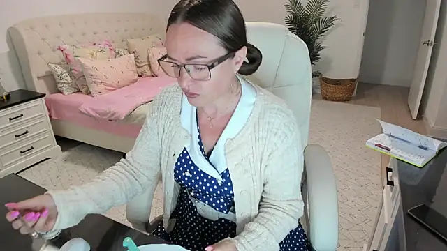 Vika73 online show from June 26, 11:22 am