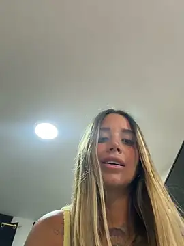 SabrinaCris online show from May 27, 2:08 am