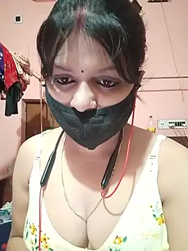 ZOYA-STRIP online show from June 25, 4:30 pm