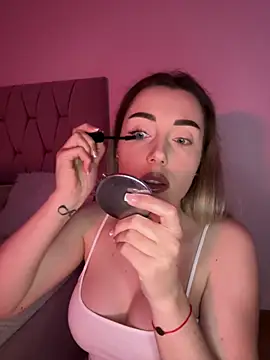 IrisDesiree  online show from May 23, 5:00 pm