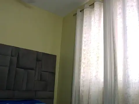 Cuteebony16 online show from July 7, 1:03 pm