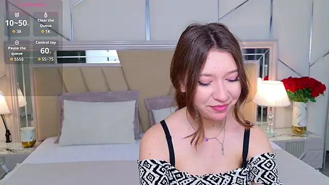 DaisyHanes online show from May 26, 5:23 pm