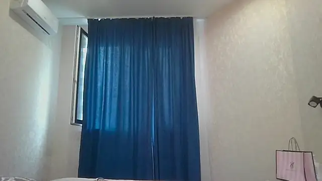 SaraShadoww online show from May 24, 11:09 am