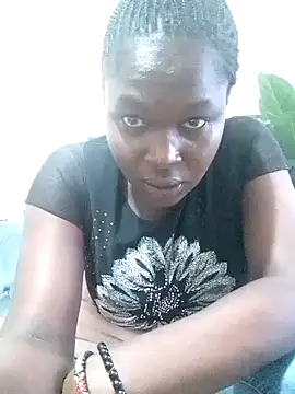 Queenielush online show from May 21, 5:00 pm