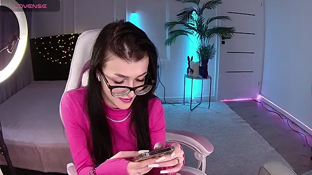 Ariella Me online show from May 21, 10:35 am