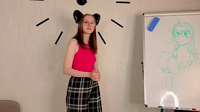 EstelleCondra online show from May 24, 6:40 pm