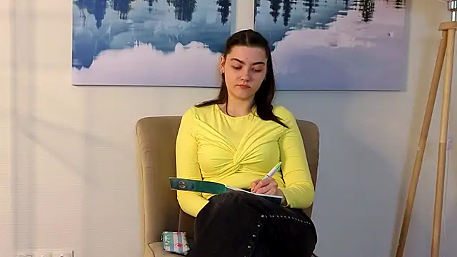 MarinAlesna online show from May 21, 7:06 am