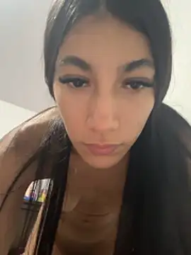 candy bonny1924 online show from May 23, 8:29 pm