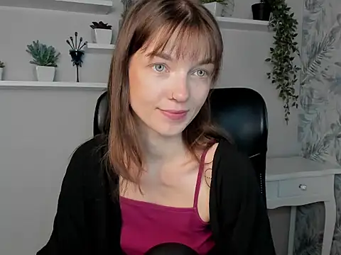 KiraBliss28 online show from May 26, 5:51 am