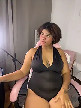  CURLY DOLL  online show from May 23, 7:01 pm