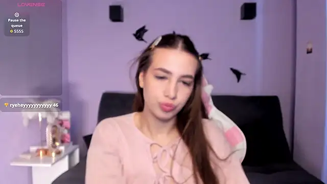 TheresaLovee online show from May 26, 1:49 am