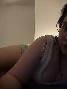 Shanleigh online show from May 25, 9:47 pm